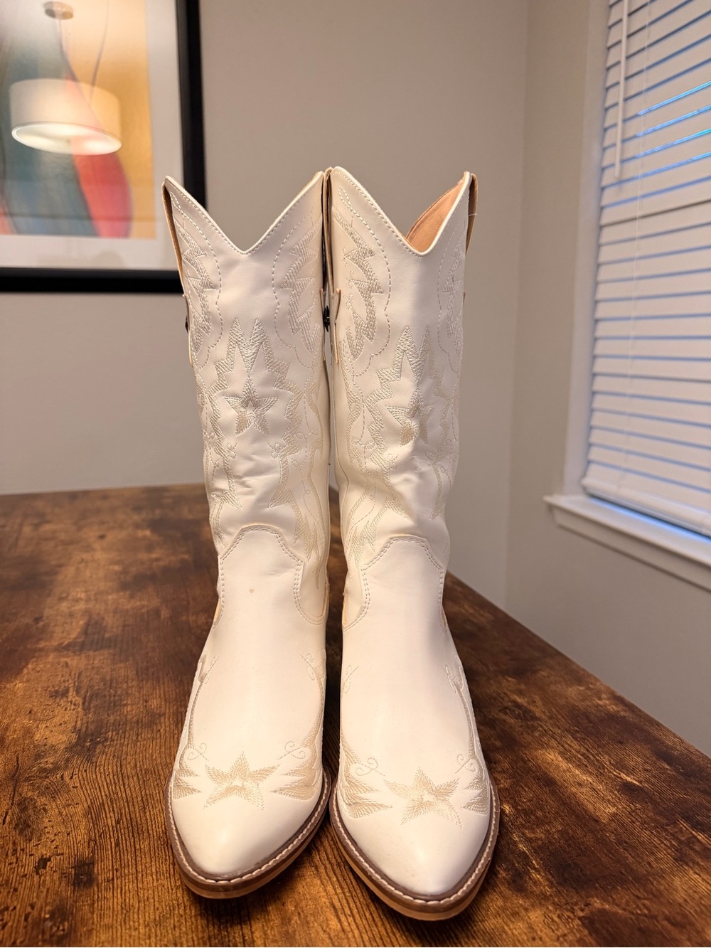 White Western Star Embellished Cowgirl Boots - Picture 5 of 7